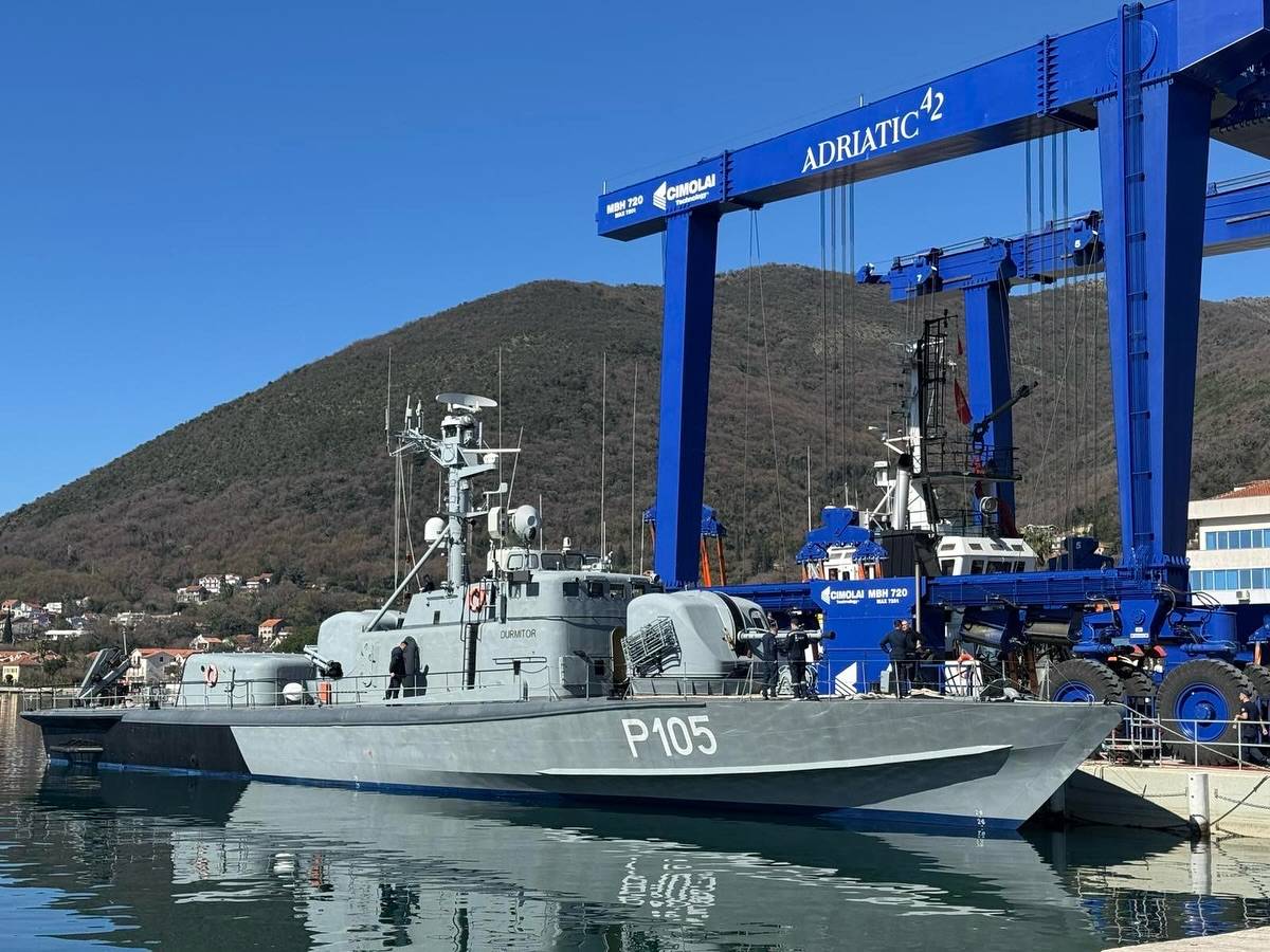 U brodogradilištu „Adriatic 42“ u Bijeloj uspješno je okončan remont dva plovila Mornarice Vojske Crne Gore????????, patrolnog broda P-105 “Durmitor” i pučinskog remorkera PR-41 “Orada”.